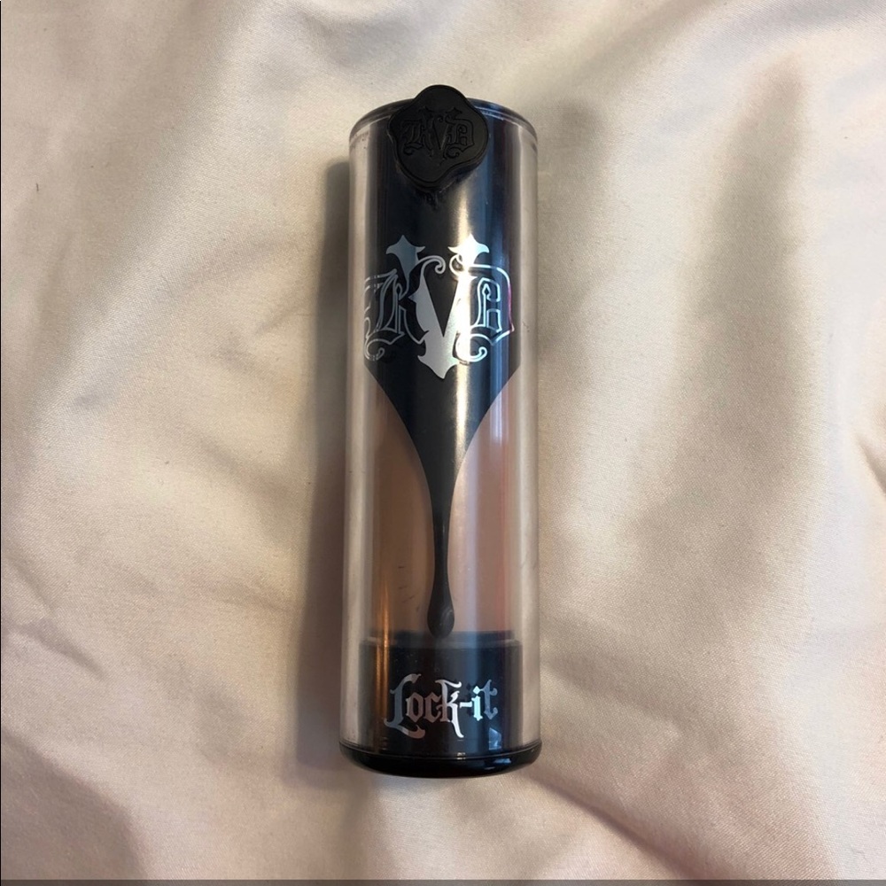Kat von d lock it foundation